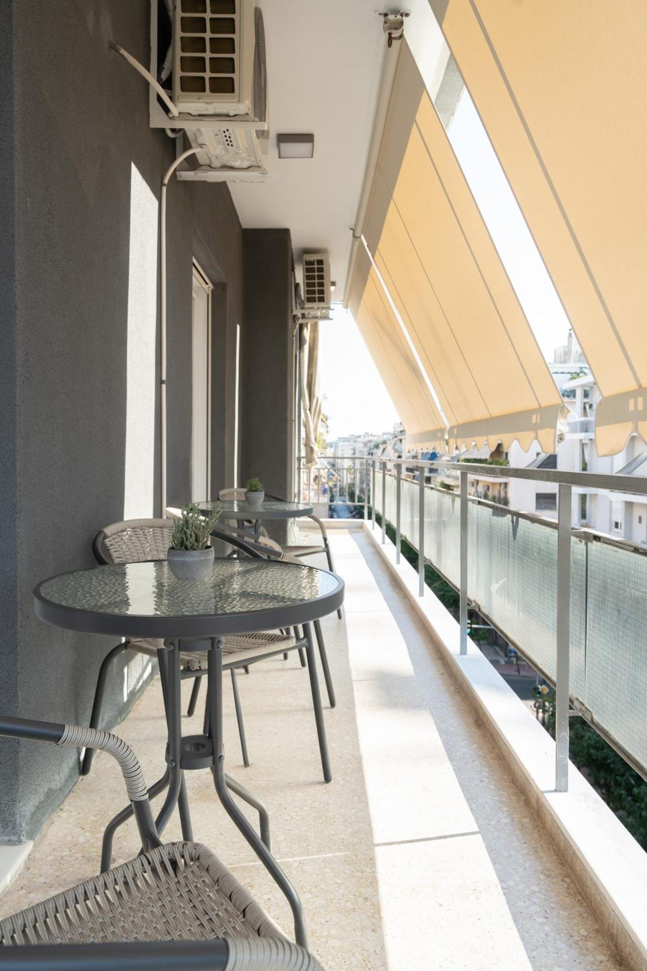 Luxury Apartment Next To The National Museum Athens Exterior photo